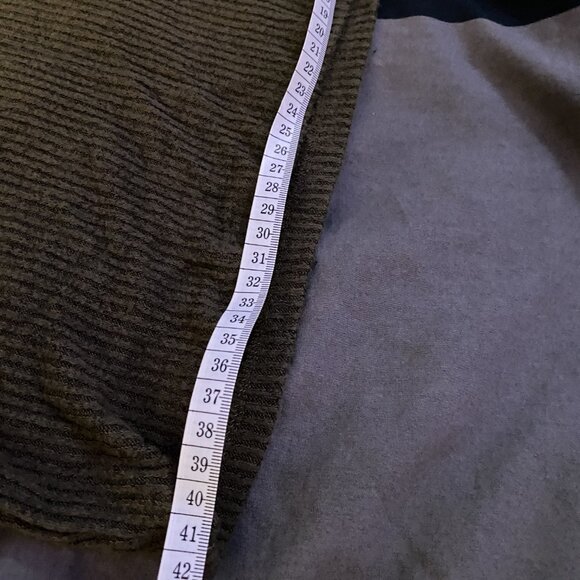 Garage Green Turtleneck Crop | XS - Picture 3 of 4